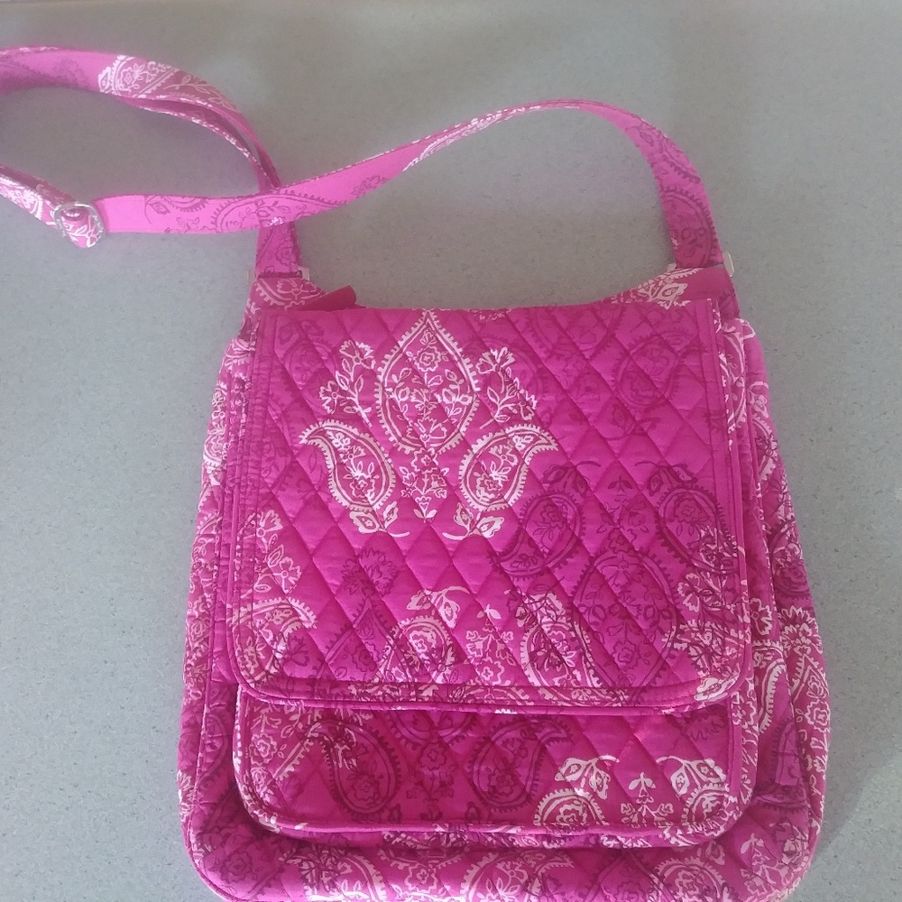Vera Bradley Mailbag in stamped paisley
